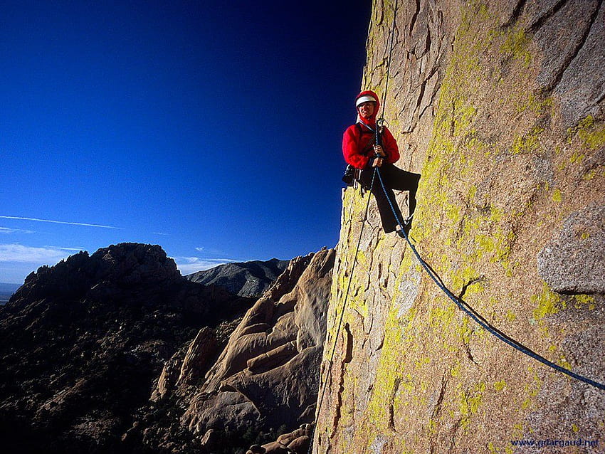 Best 3 Mountain Climber on Hip HD wallpaper