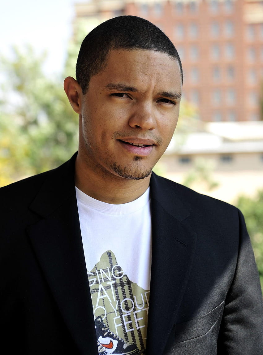Trevor Noah, new 'Daily Show' host, faces backlash for tweets about HD phone wallpaper