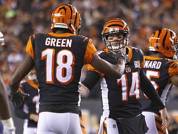 Joe Burrow helps Cincinnati Bengals unveil new uniforms