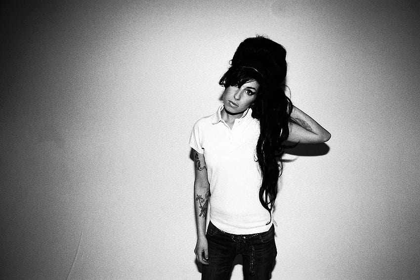 Patriarchy, male entitlement, & capitalist greed killed Amy Winehouse, not boozing HD wallpaper