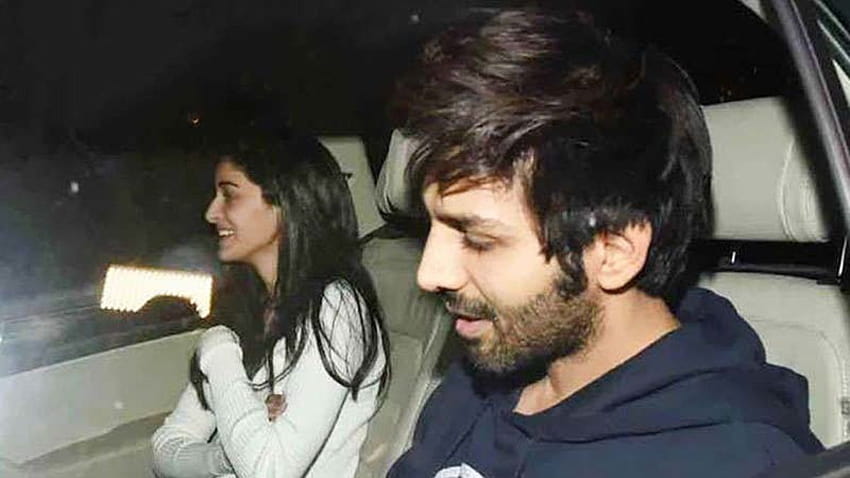 Ananya Panday opens up about her relationship rumours with Kartik Aaryan HD wallpaper