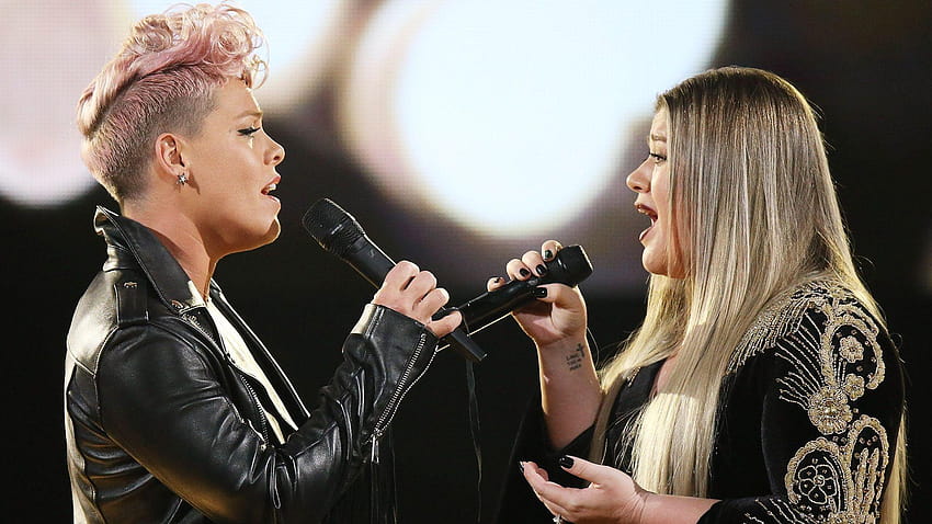 Pink & Kelly Clarkson Mencoba Menyembuhkan Hati Kami yang Terluka di AMA 2017, kelly clarkson 2018 Wallpaper HD