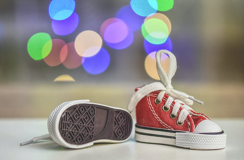 Baby's Red, baby shoes HD wallpaper