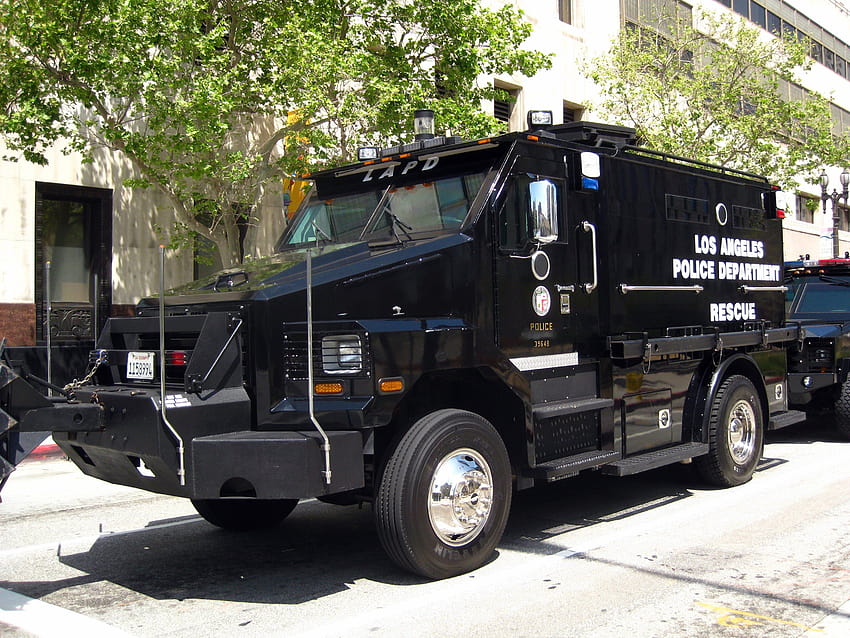 Файл: LAPD SWAT Rescue vehicle.jpg, swat lapd HD тапет