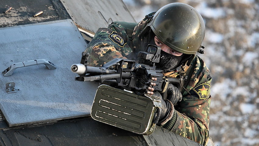 군인 남자 PKP Pecheneg 기관총, spetsnaz HD 월페이퍼