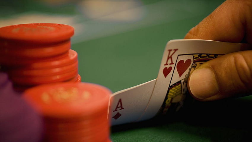 Karty pokerowe As król żetony do pokera gra Stół do pokera, karta króla Tapeta HD