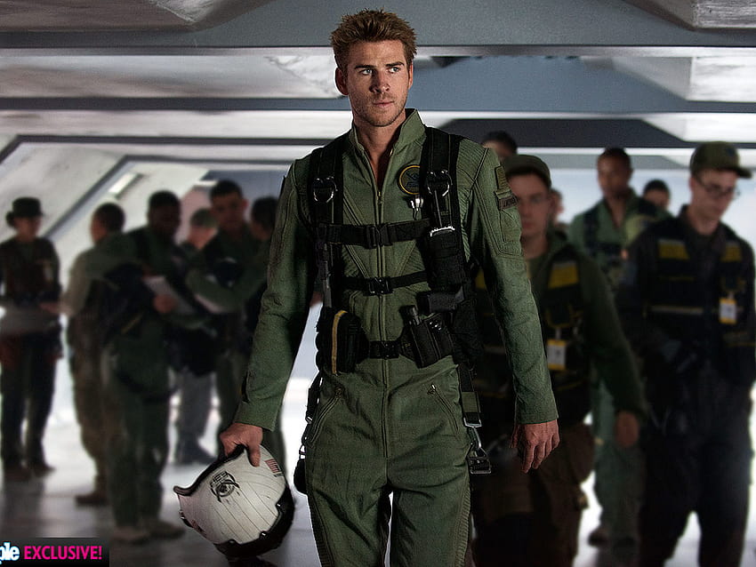 See Liam Hemsworth as a Hot Hero in Independence Day: Resurgence HD wallpaper