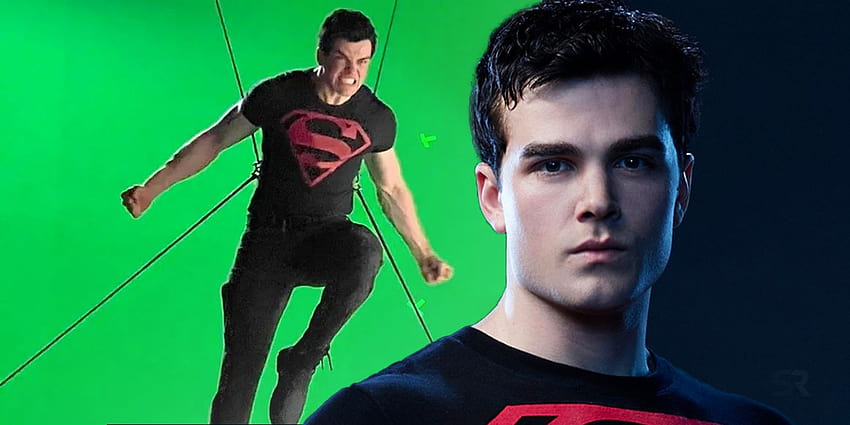 L'attore di Superboy della quarta stagione di Titans esegue un'acrobazia in alto volo nei BTS, Joshua Orpin Sfondo HD