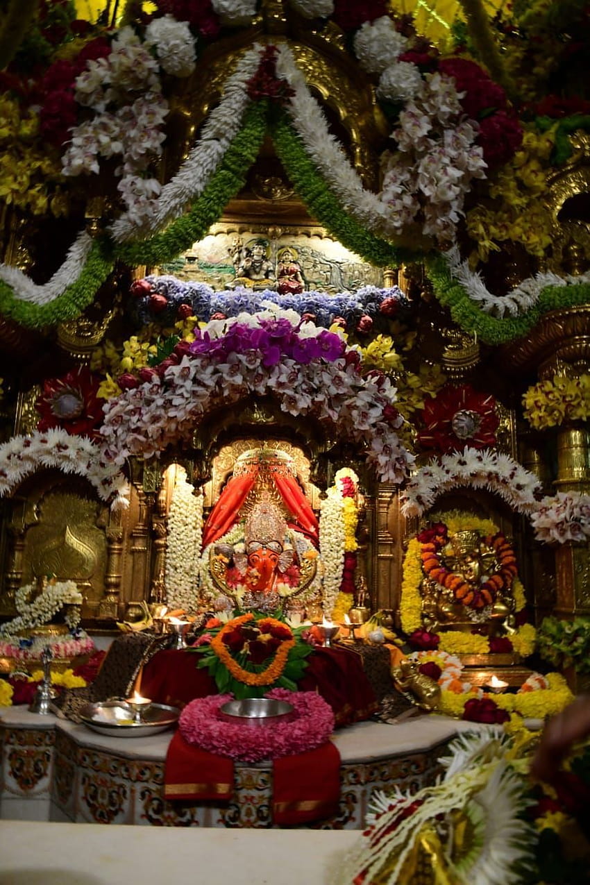 SIDDHIVINAYAK TEMPLE IS DECORATED FOR GANESH CHATURTHI HD phone wallpaper
