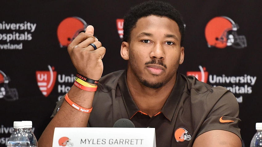 Ben Roethlisberger upstages Myles Garrett's Grim Reaper and tacks