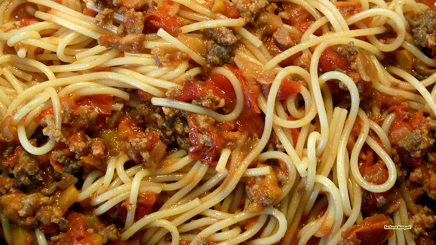 Espaguetis con salsa de tomate, pasta fondo de pantalla