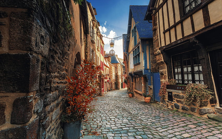 Dinan, alte Straße, Häuser, Bürgersteig, Bretagne HD-Hintergrundbild