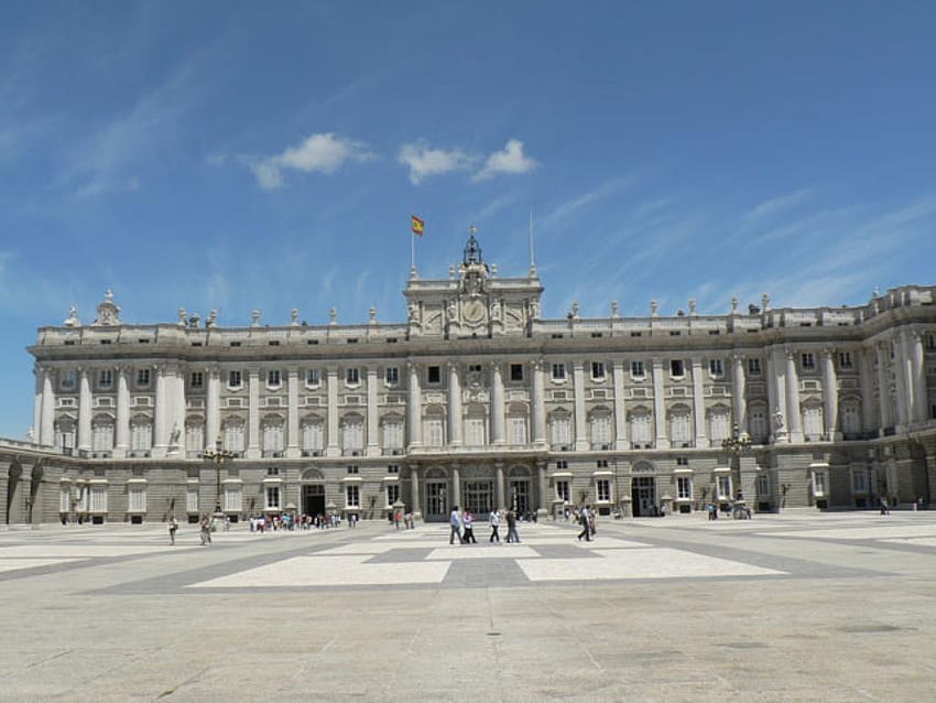 The Royal Palace of Madrid in Madrid HD wallpaper