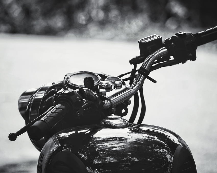 Royal Enfield, Motorcycle Handle, Black And White, Blackandwhite • For You, white royal enfield HD wallpaper