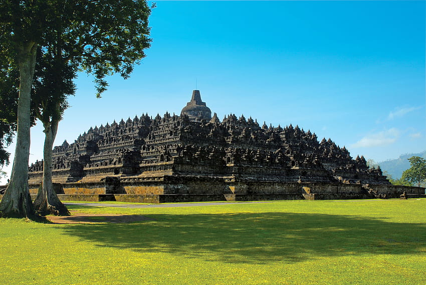 Templo de Borobudur con una hermosa vista fondo de pantalla