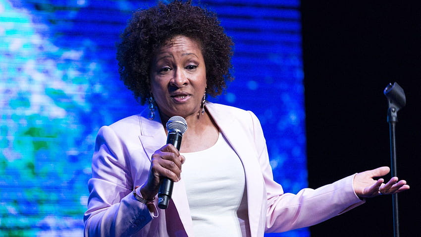 Comedian Wanda Sykes booed off stage for mocking Donald Trump HD wallpaper
