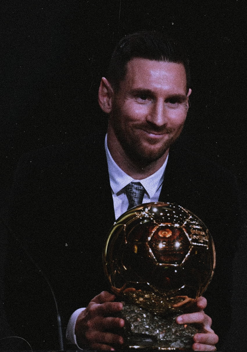 Leonel Messi iphone x rozmiar ••, Messi z trofeum Tapeta na telefon HD