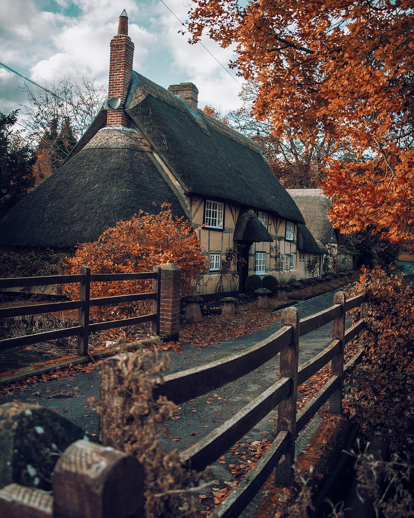 Cosy autumn cottage. Wherwell, cozy autumn cottage HD phone wallpaper