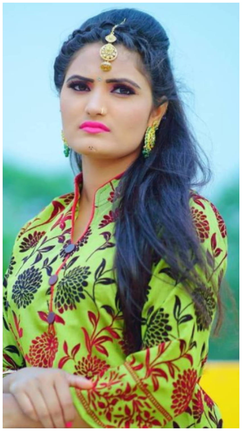 Antra Singh Priyanka: looks élégants de la chanteuse de Bhojpuri Fond d'écran de téléphone HD