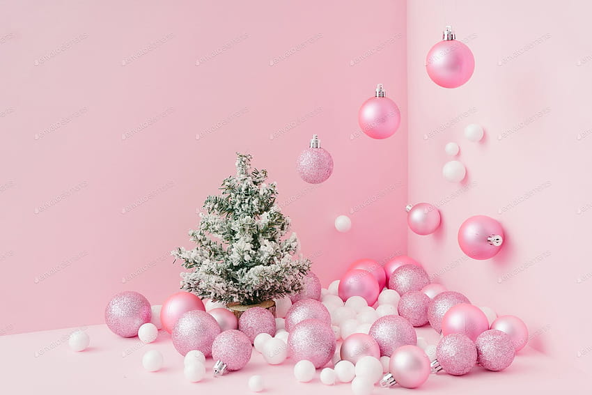 クリスマス ツリーと創造的なクリスマス デザイン ピンク パステル カラーの背景。 新年のコンセプトです。 Envato Elements, クリスマス パステル ピンク 高画質の壁紙
