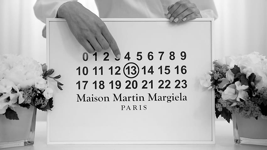 La geniale interpretazione di Maison Martin Margiela sugli acquisti da casa Sfondo HD