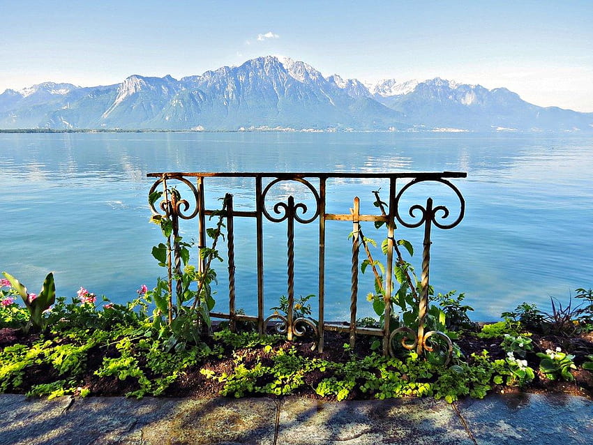 Spacer nad jeziorem, Jezioro Genewskie, Montreux, Szwajcaria, jezioro Montreux w Szwajcarii Tapeta HD