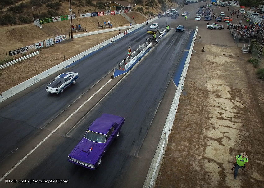 Disparos Drag racing desde el aire con un dron, drag racing vista interior fondo de pantalla