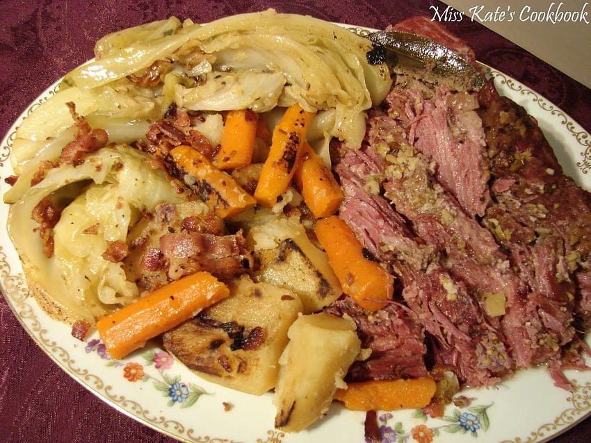 Miss Kate's Cookbook: Southern, corned beef and cabbage HD wallpaper