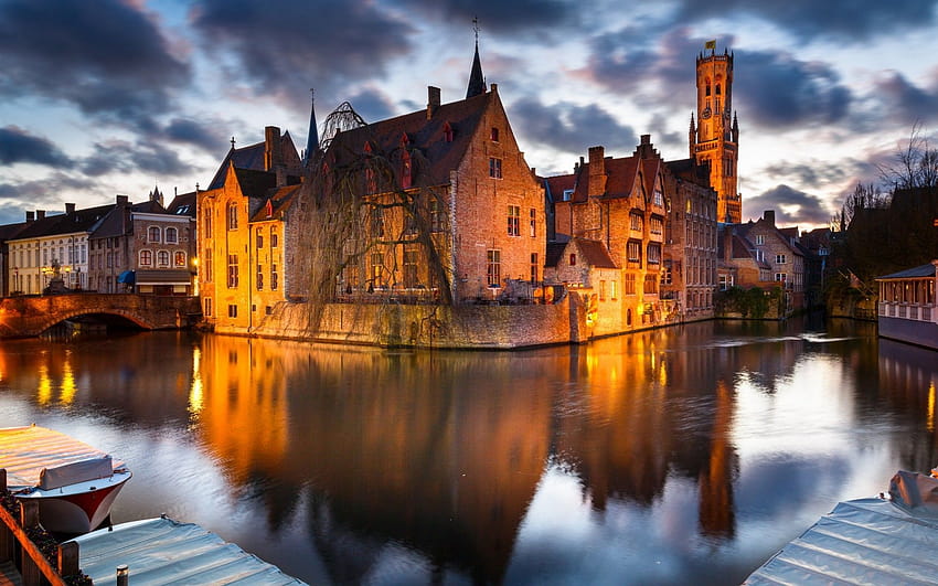 Case vicino al fiume nella città di Bruges, Belgio e, Bruges Belgio Sfondo HD
