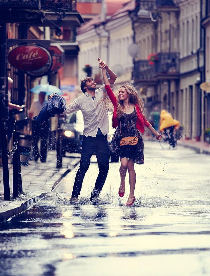 Amour mignon et romance de couples sous la pluie, pluie en couple Fond d'écran de téléphone HD