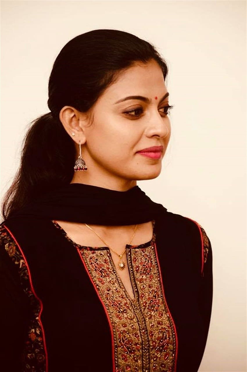 Actrice Anusree Nair huée Fond d'écran de téléphone HD
