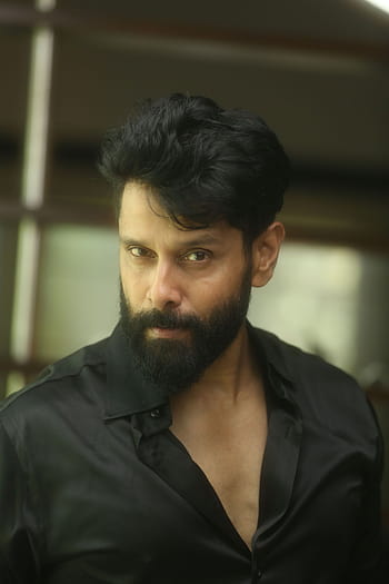 Adoring Chiyaan Vikram's Suave Look at PS II Promotions That Is Everything  Cheery and Dashing - News18