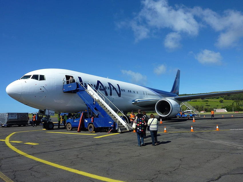 desktop wallpaper easter island day 16 033 mataveri airport easter island airport