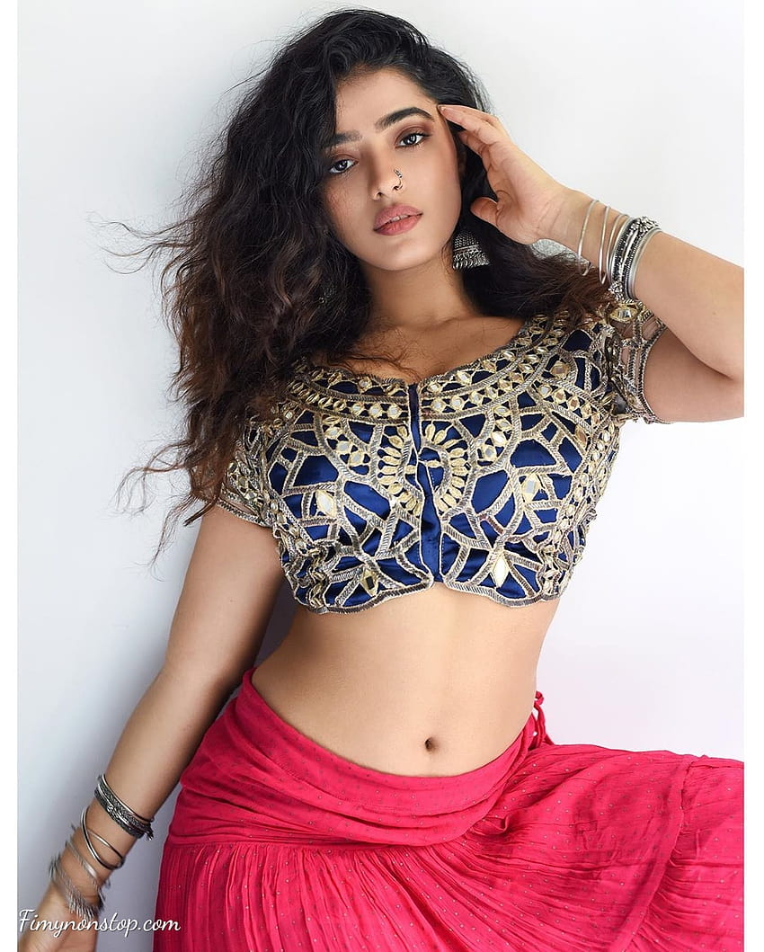 Ketika Sharma Telugu-Schauspielerinnengalerie, Kethika Sharma HD-Handy-Hintergrundbild