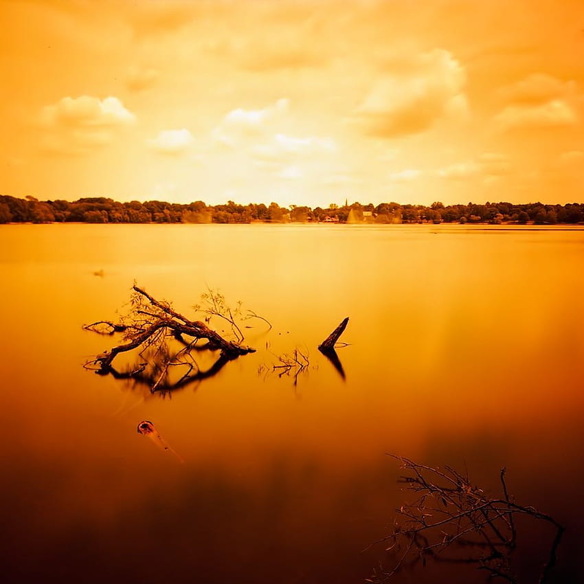 Orange friedliche Teichlandschaft HD-Handy-Hintergrundbild