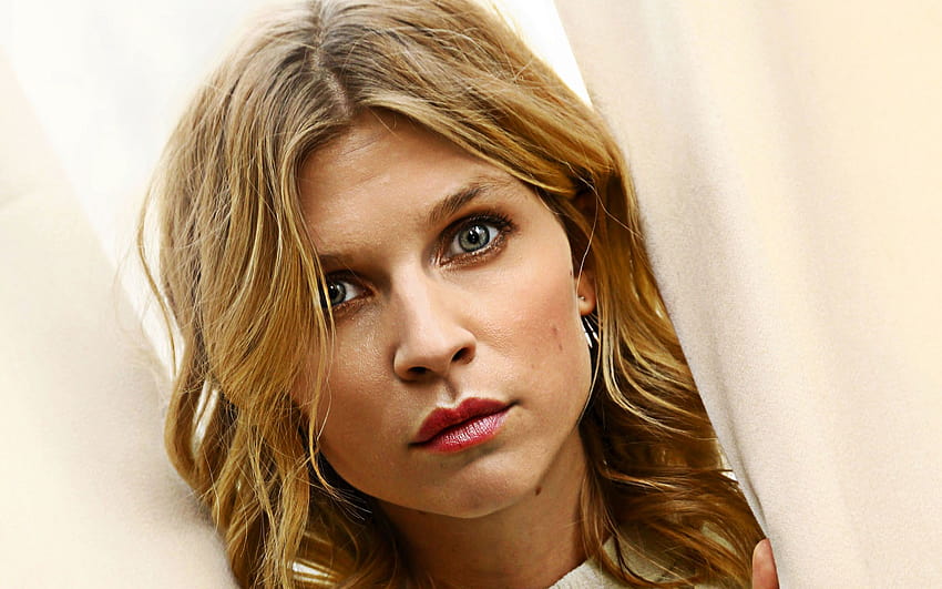 Clemence Poesy, French actress, portrait, hoot, fashion model, face, Clemence Guichard with resolution 2560x1600. High Quality HD wallpaper