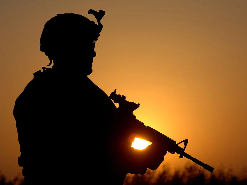 Soldier At Sunset, soldiers HD wallpaper