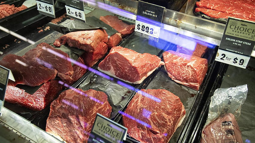 Łańcuch dostaw mięsa zaczyna odczuwać skutki COVID, chcą wołowiny na parkingu Tapeta HD