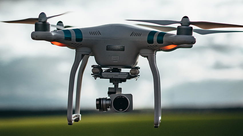 Flying White Drone, cuadricóptero fondo de pantalla