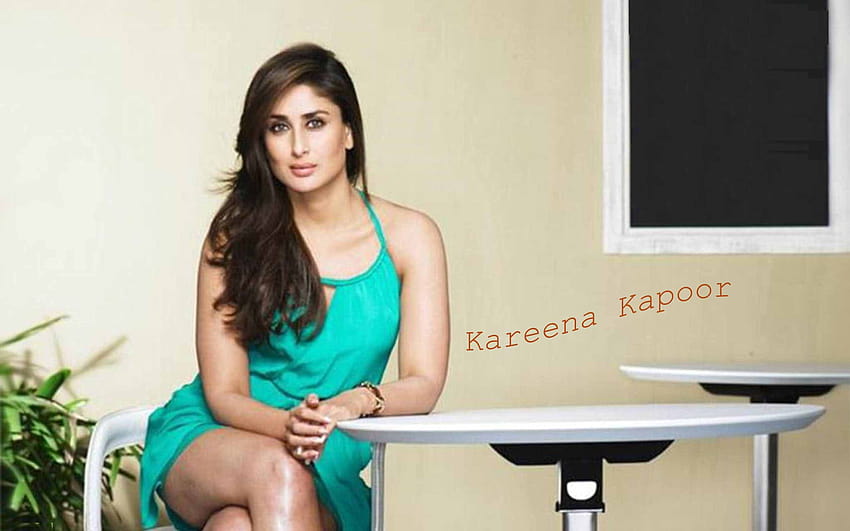 Gorące szorty bez rękawów i nóg Kareena Kapoor Tapeta HD