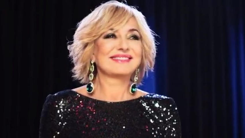 Iranian singer Googoosh advised by lawyers not to fly to US HD wallpaper