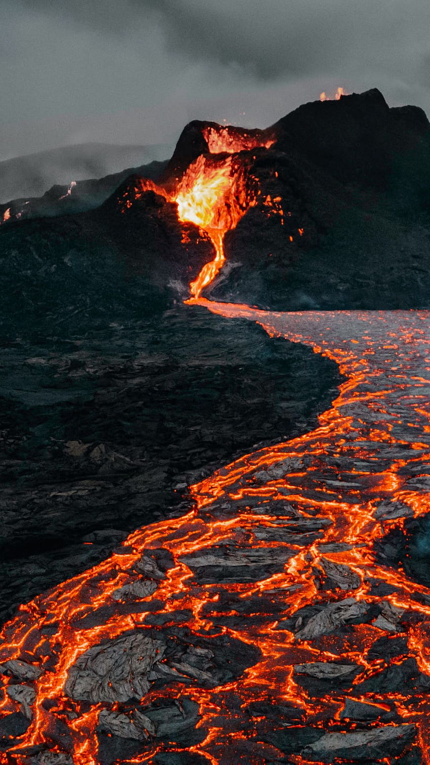 volcán, erupción, lava, piedras, volcán lava fondo de pantalla del teléfono