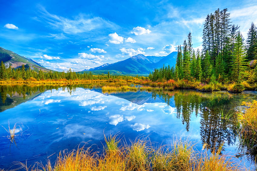 Kecantikan awan danau lanskap pegunungan alam tenang bersantai batu pegunungan danau pohon refleksi batu Wallpaper HD