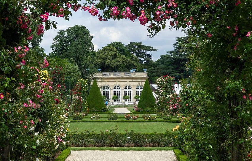 Here's the Reason Princess Diana's Garden in Kensington Palace Has