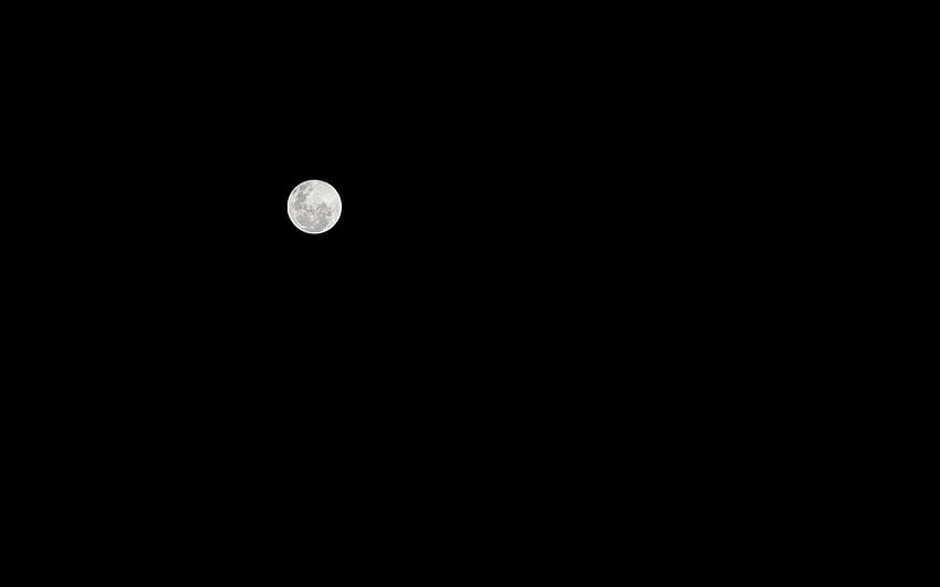 Laptop HP màu đen trắng, thiết kế tối giản, được kết hợp với hình ảnh mặt trăng trong đêm đen tối sẽ đem lại cho các bạn một trải nghiệm hoàn toàn mới lạ và đầy ấn tượng. Bộ ảnh được tô điểm bởi sự đơn giản tinh tế, chắc chắn sẽ khiến bất kì ai cũng không thể rời mắt khỏi những khung cảnh tuyệt đẹp.