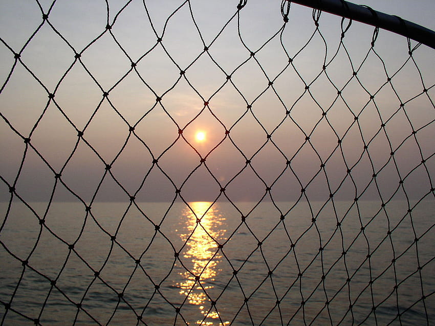File:Lake Erie Sunset with fish net.JPG, fishing net HD wallpaper