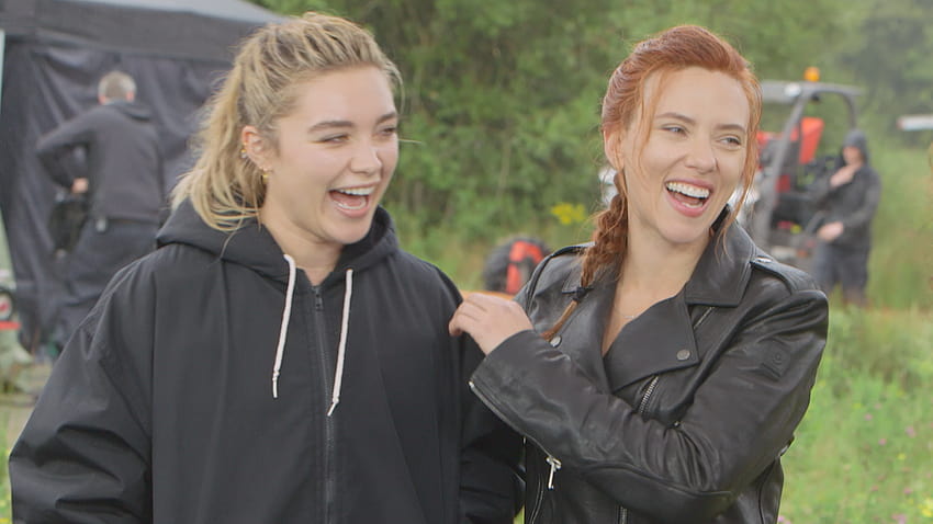 Scarlett Johansson dan Florence Pugh Melihat Kembali Jalan Panjang Menuju 'Black Widow' Wallpaper HD