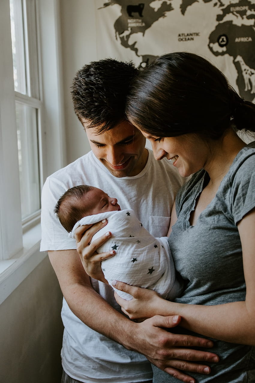 妊娠中の家族、出産 HD電話の壁紙