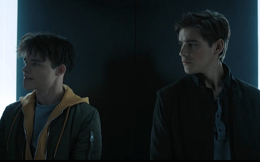 Old Robin Meets New in This Scene From DC Universe's TITANS HD wallpaper