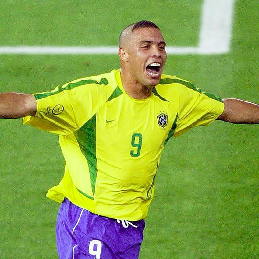 Brazilian Ronaldo explains incredible reason behind infamous 2002 World Cup haircut, brazil 2002 HD phone wallpaper